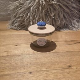 Schönes Glas  mit Holzdeckel und weiss-blauem Keramikgriff